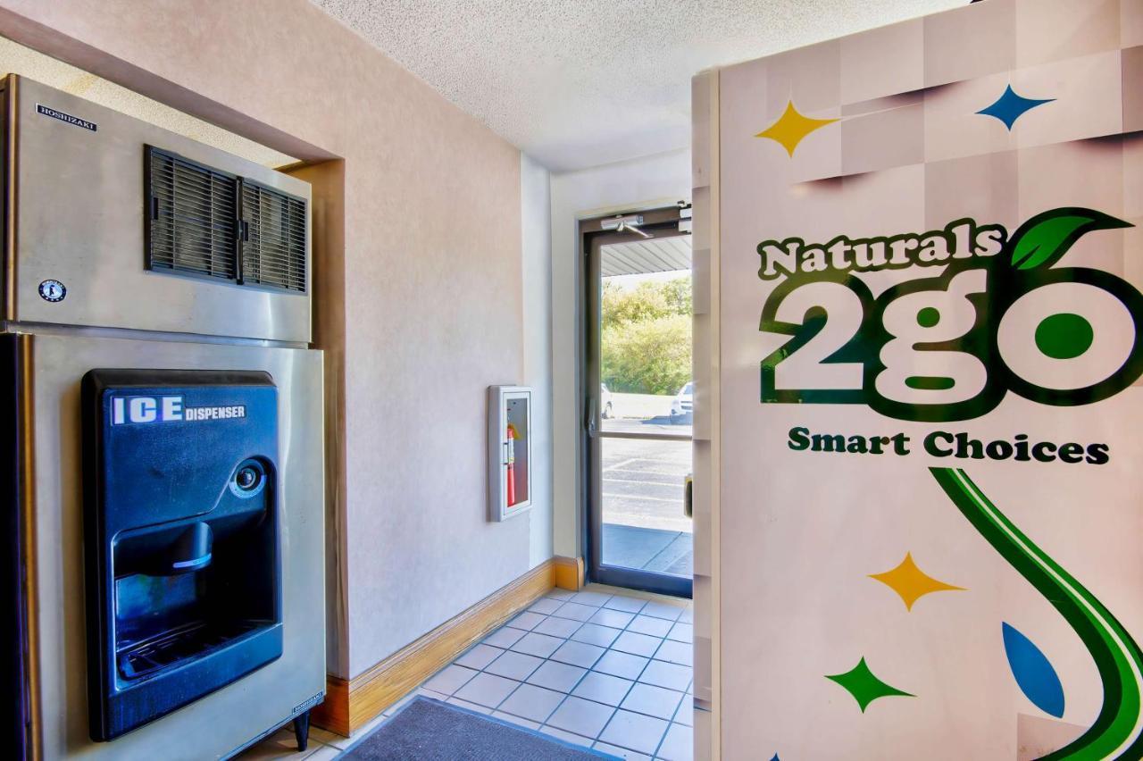 Motel 6 Jeffersonville, In المظهر الخارجي الصورة